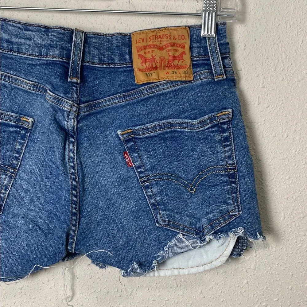 Levi’s 511 Cutoff Denim Shorts W28 L30 Frayed Hem Distressed Medium Wash
